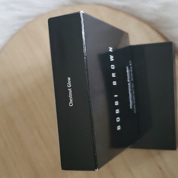 Bobbi Brown Chestnut Glow Highlighter - Picture 3 of 3